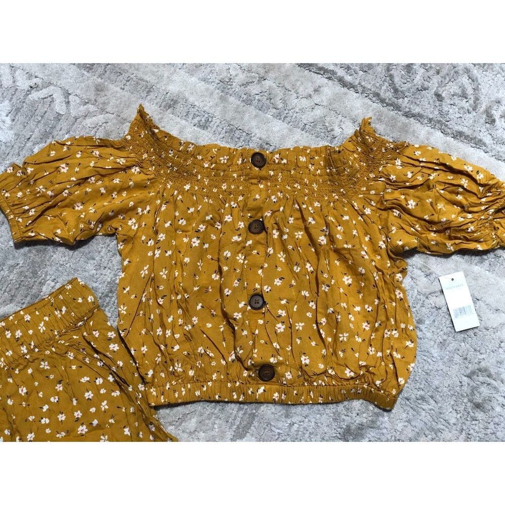 Woman's Small Floral Set - Picture 4 of 4